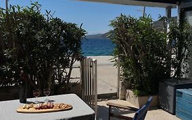 Sea La Vie - Beachfront Retreat