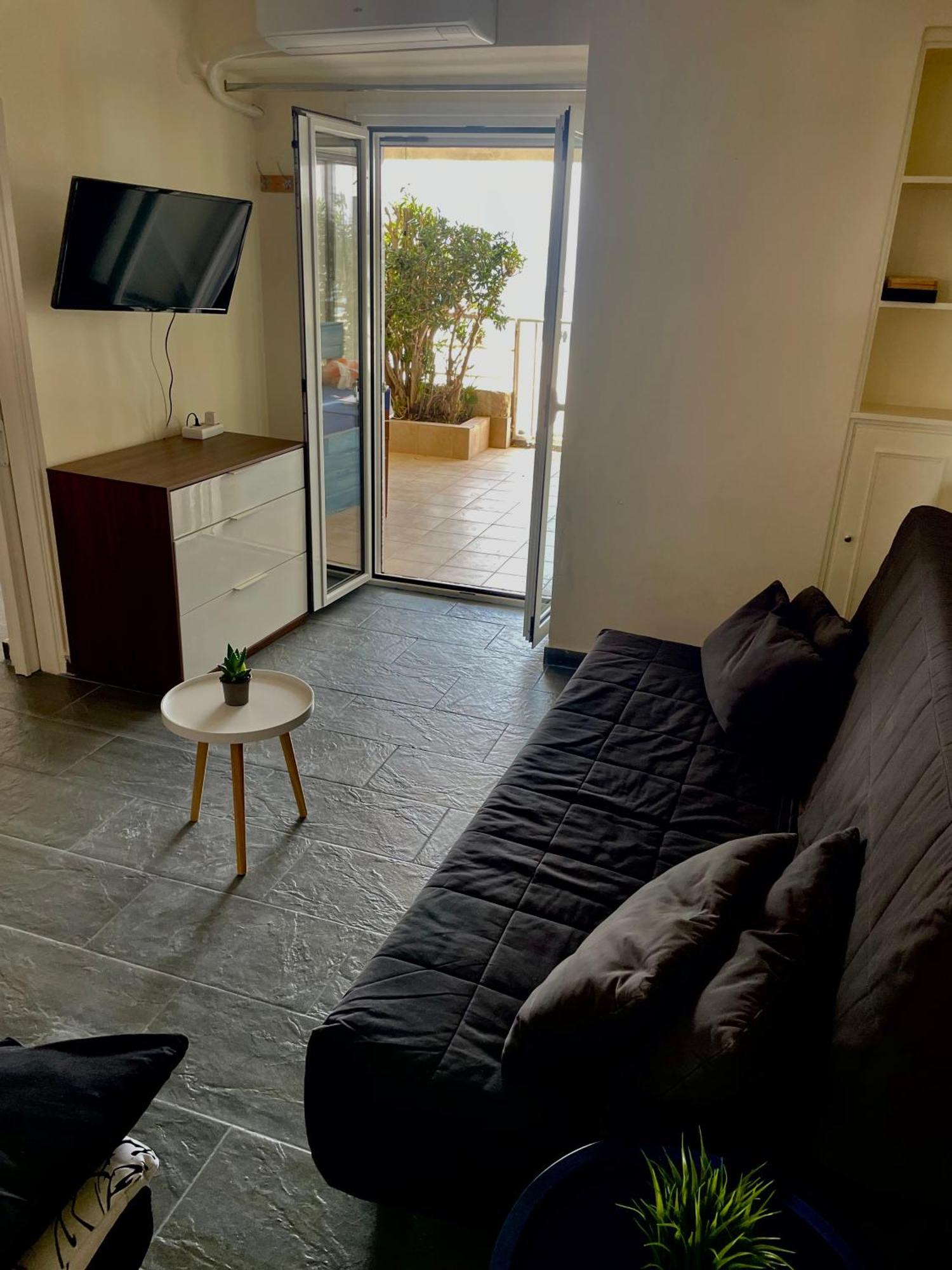 Sea La Vie - Beachfront Retreat Λουτράκι Εξωτερικό φωτογραφία