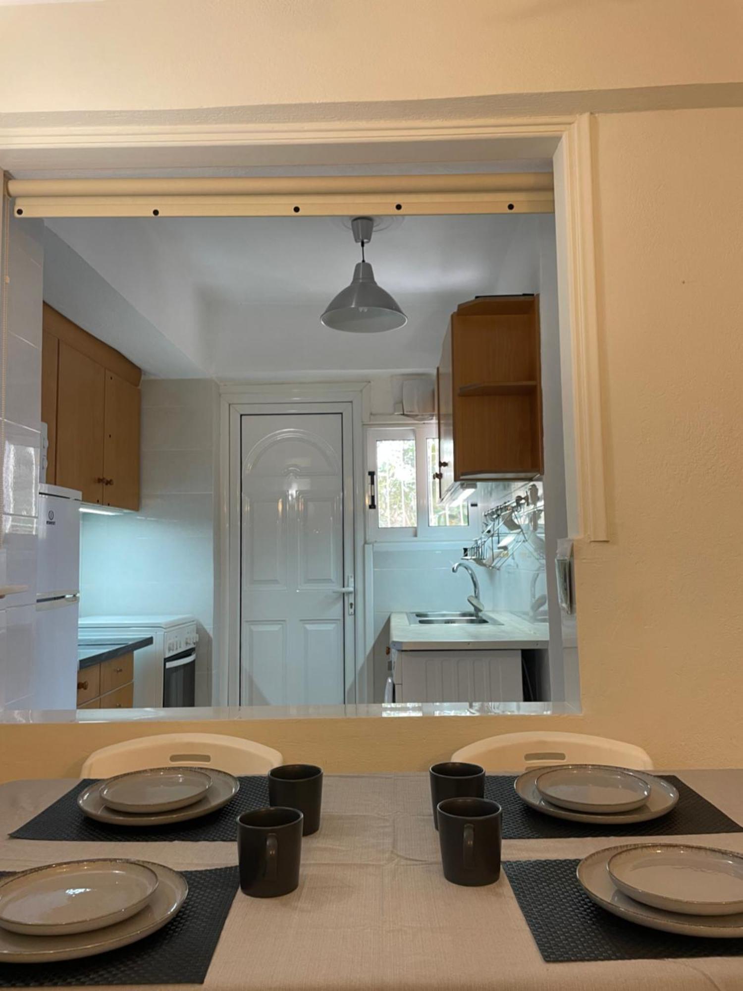 Sea La Vie - Beachfront Retreat Λουτράκι Εξωτερικό φωτογραφία
