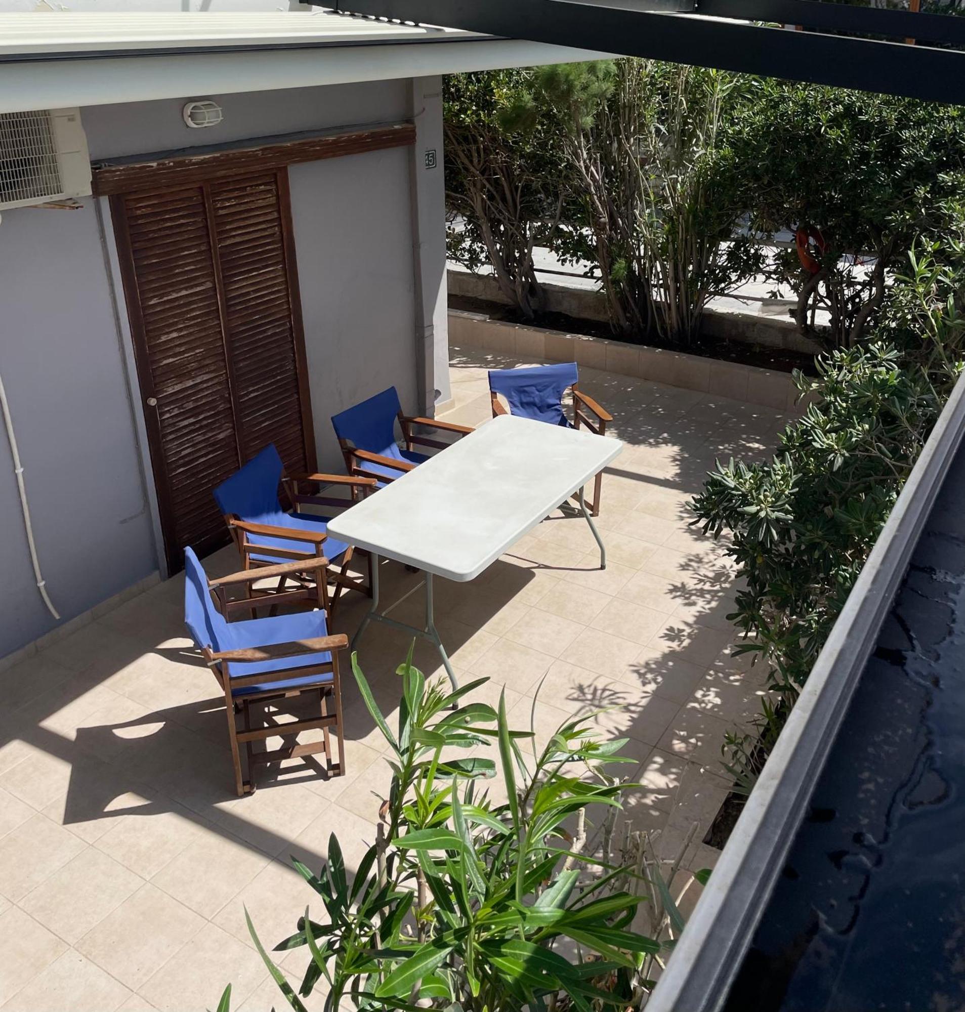 Sea La Vie - Beachfront Retreat Λουτράκι Εξωτερικό φωτογραφία